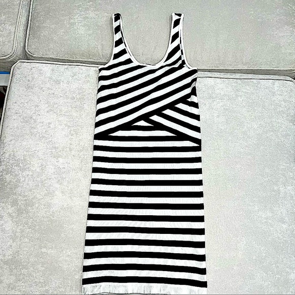 Bebe Body-con black and white mini dress. - Picture 1 of 4